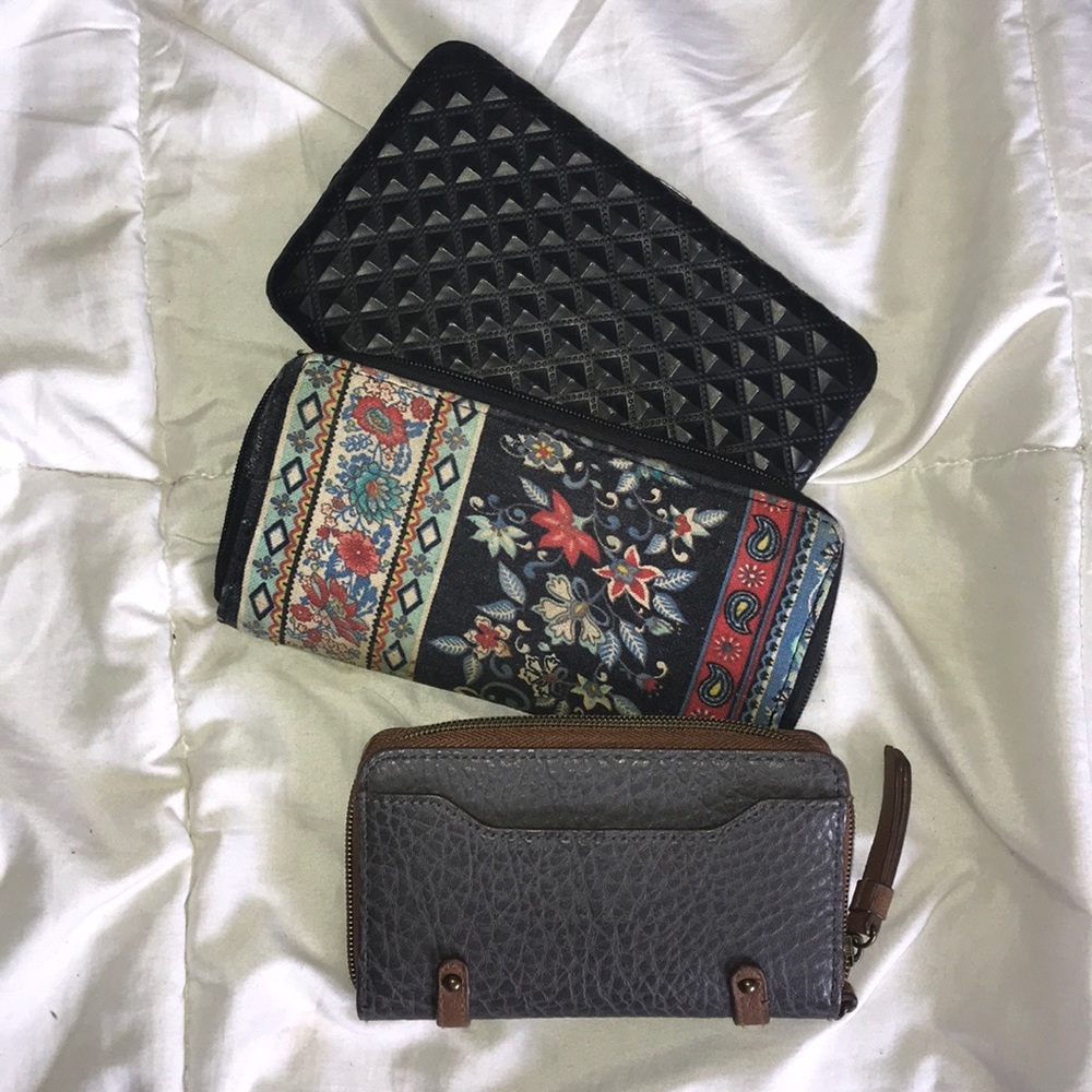 Bundle of 3 wallets